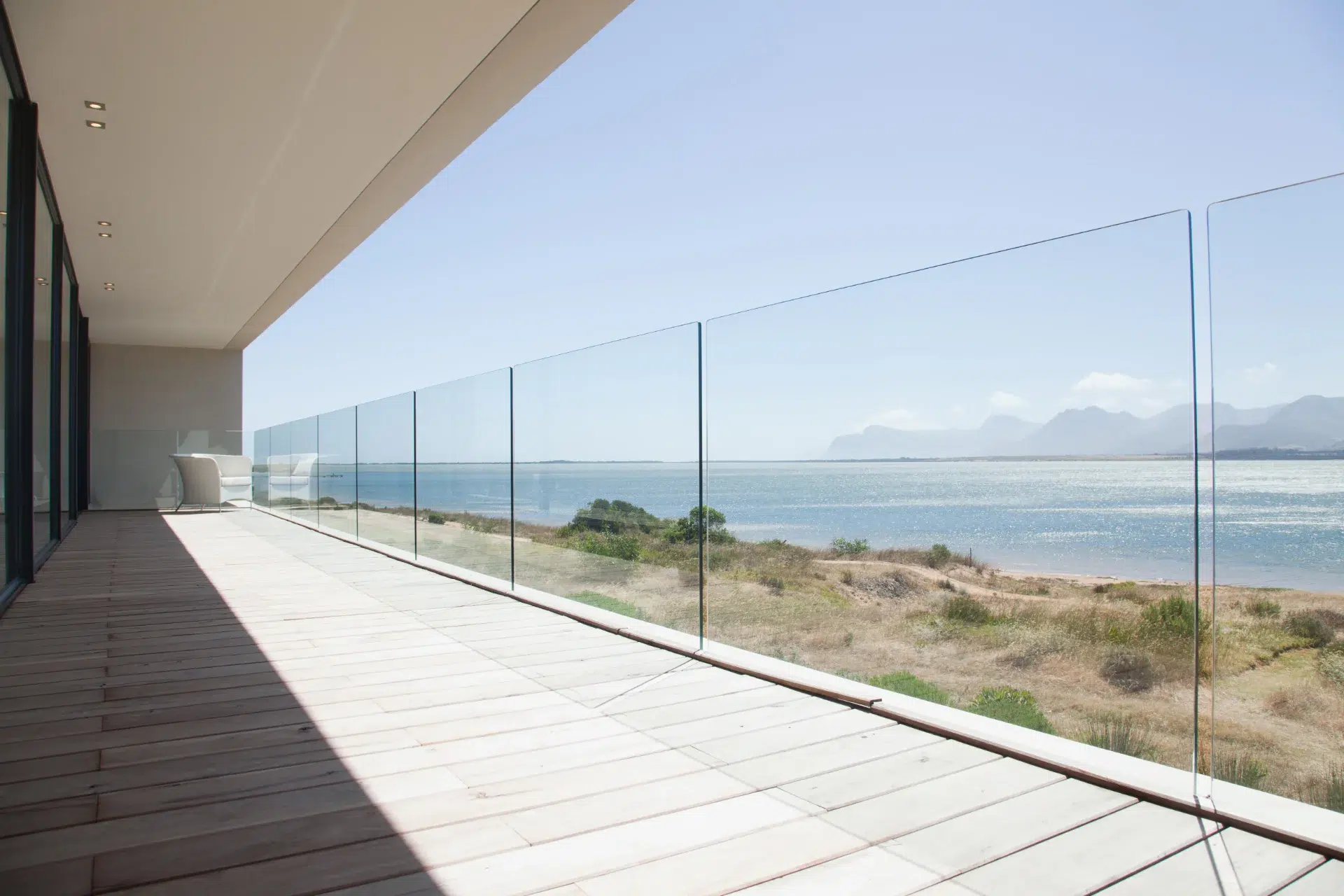 VLX 120 Glass Railing System in Tampa, FL | Lightwell Windows Tampa - detail 1